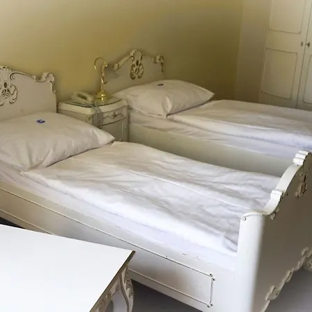 Hotel Celerin 3*